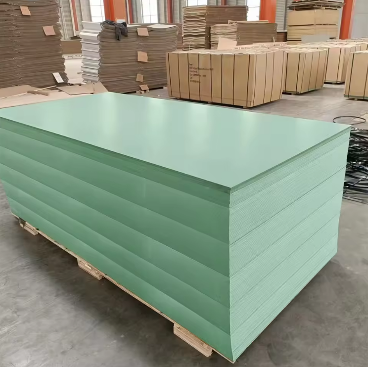18mm High Moisture Resistant Fiberboard 1220*2440/2745mm Green Color Waterproof Mdf Hdf Wood Board
